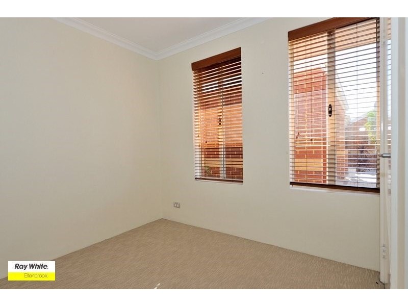 32 Farmaner Parkway, Ellenbrook WA 6069