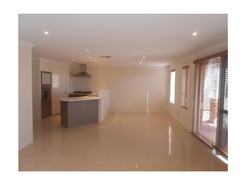 32 Farmaner Parkway, Ellenbrook WA 6069