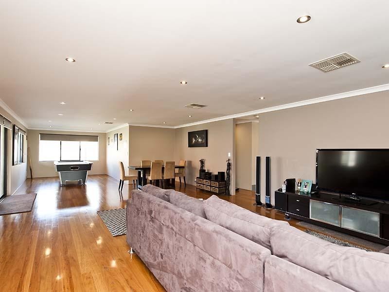 15 Fewson Turn, Ellenbrook WA 6069