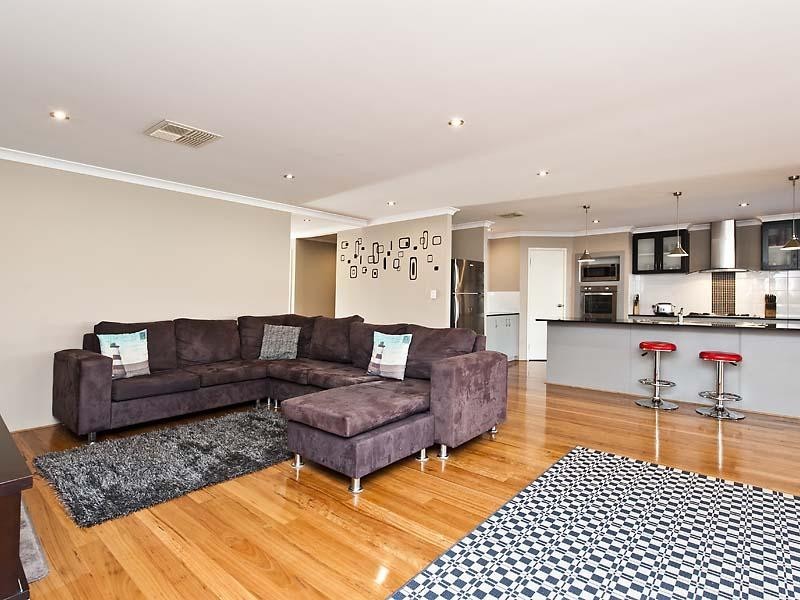 15 Fewson Turn, Ellenbrook WA 6069