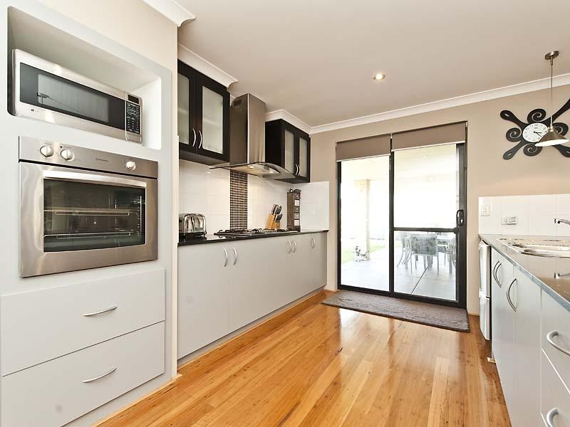15 Fewson Turn, Ellenbrook WA 6069