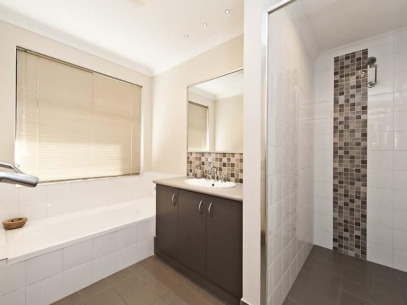 15 Fewson Turn, Ellenbrook WA 6069