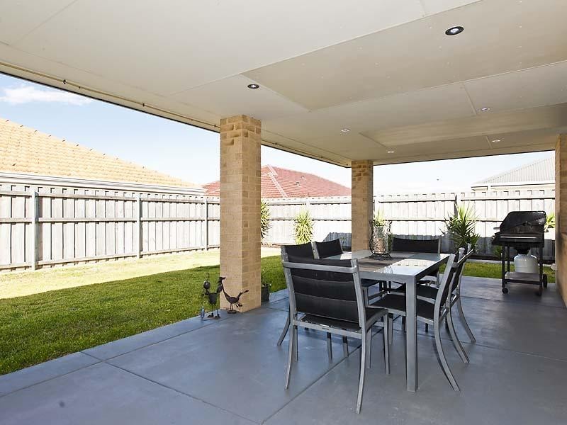 15 Fewson Turn, Ellenbrook WA 6069