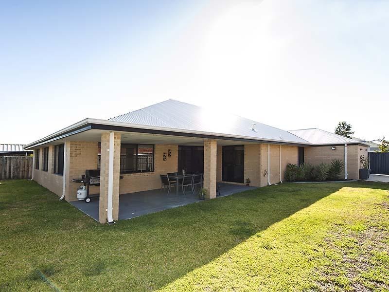 15 Fewson Turn, Ellenbrook WA 6069