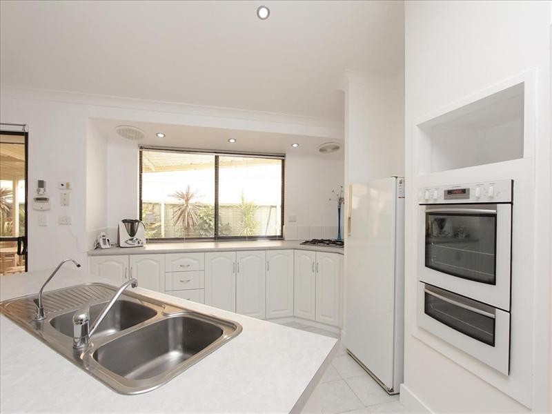 34 Portofino Turn, Ellenbrook WA 6069