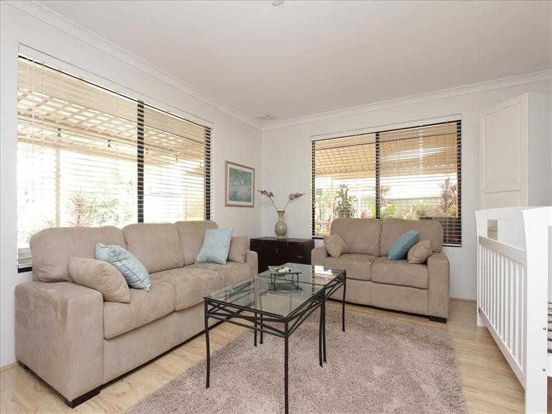 34 Portofino Turn, Ellenbrook WA 6069