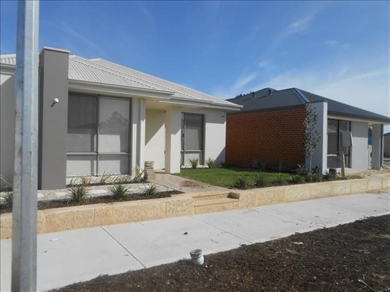 11 Vienta Street, Aveley WA 6069