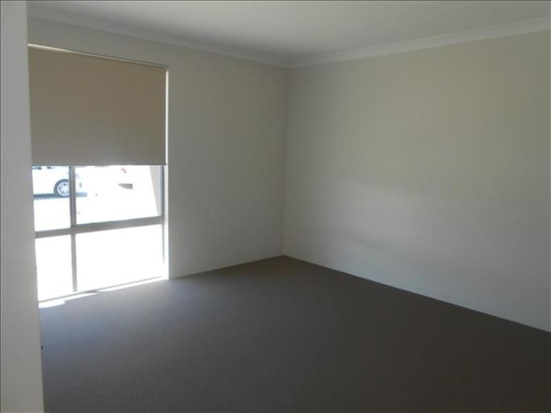 11 Vienta Street, Aveley WA 6069