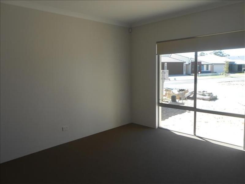 11 Vienta Street, Aveley WA 6069