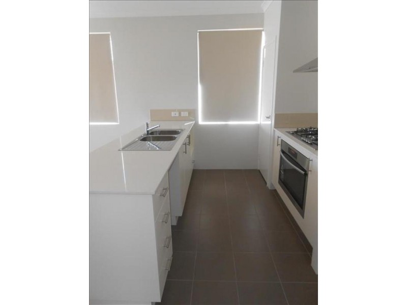 11 Vienta Street, Aveley WA 6069