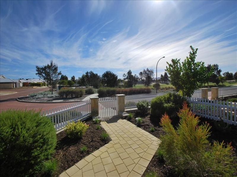 2 Sharman Vista, Ellenbrook WA 6069