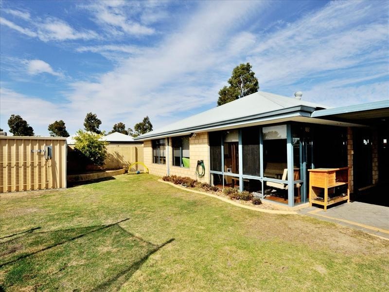 43 Larrawa Circle, Ellenbrook WA 6069