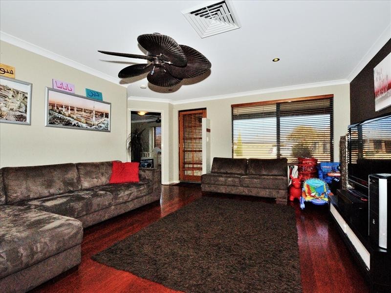 43 Larrawa Circle, Ellenbrook WA 6069