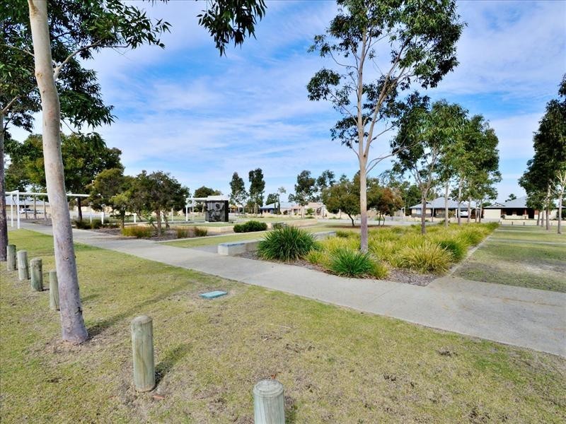 43 Larrawa Circle, Ellenbrook WA 6069