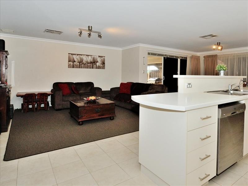 6 Durant Way, Ellenbrook WA 6069