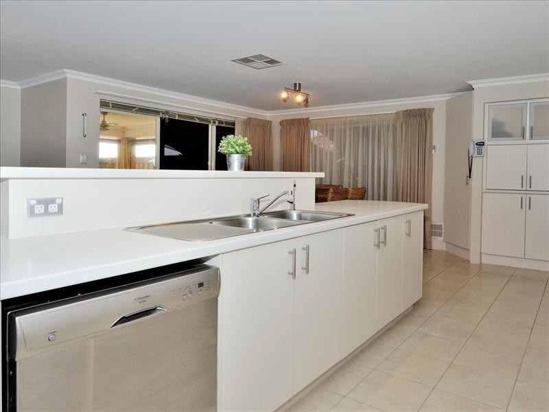 6 Durant Way, Ellenbrook WA 6069
