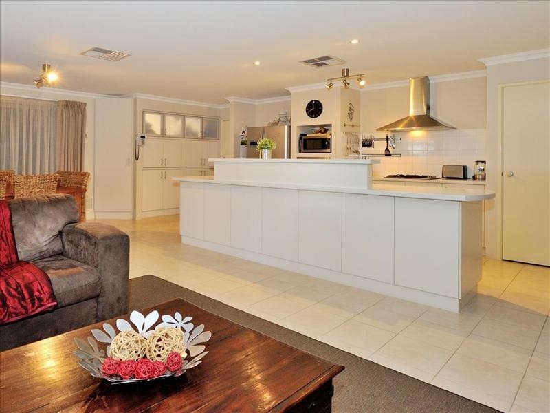 6 Durant Way, Ellenbrook WA 6069