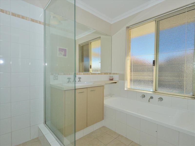 6 Durant Way, Ellenbrook WA 6069