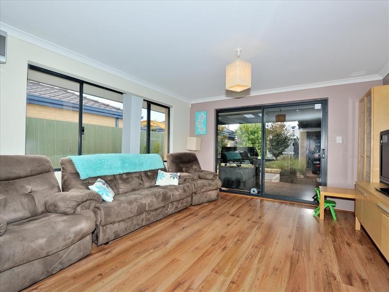 70 Thundelarra Avenue, Ellenbrook WA 6069