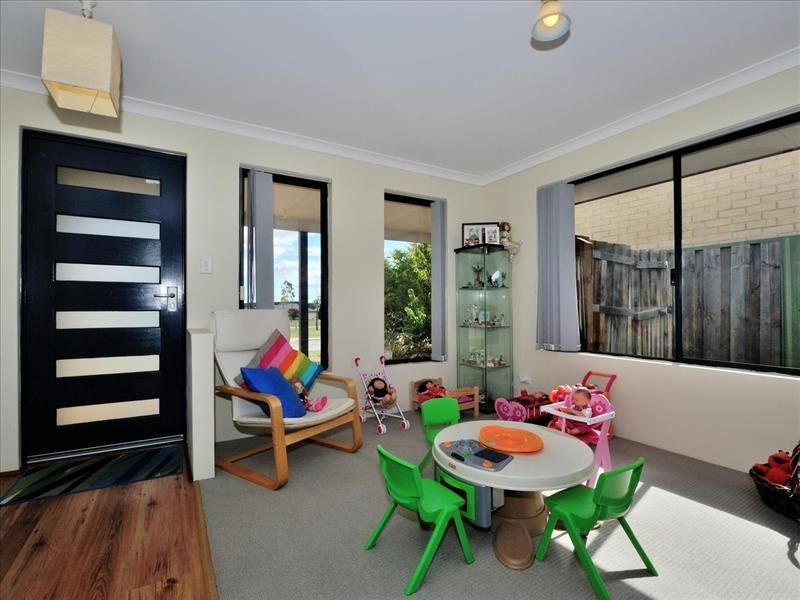 70 Thundelarra Avenue, Ellenbrook WA 6069