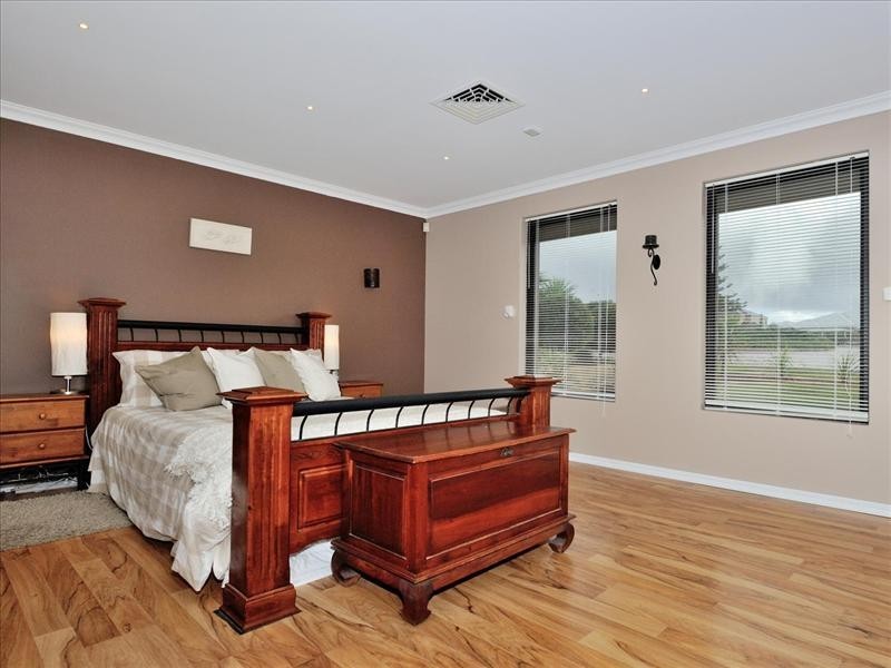 10 Lookout Circle, Ellenbrook WA 6069