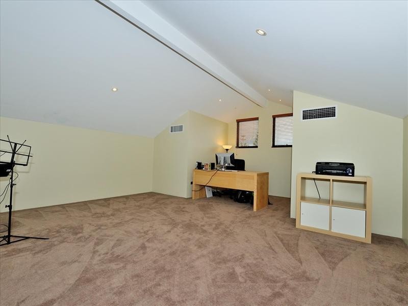 10 Lookout Circle, Ellenbrook WA 6069