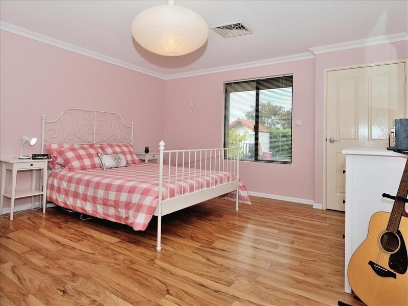 10 Lookout Circle, Ellenbrook WA 6069