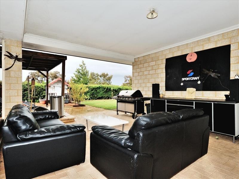 10 Lookout Circle, Ellenbrook WA 6069