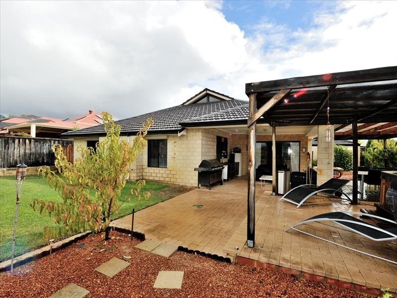 10 Lookout Circle, Ellenbrook WA 6069