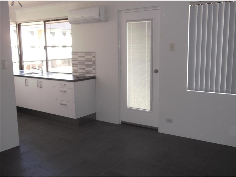 1/15 Queensbury Road, Joondalup WA 6027