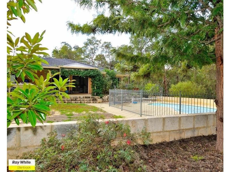 15 Muscat Terrace, The Vines WA 6069