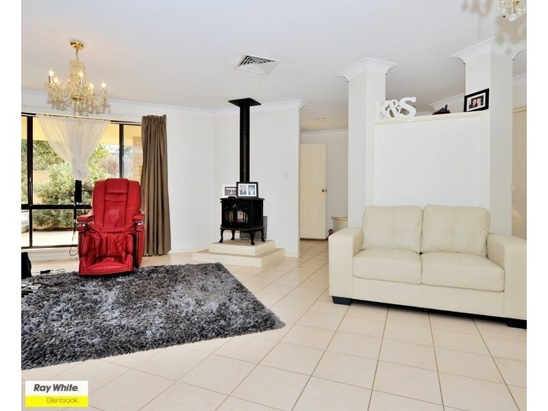 15 Muscat Terrace, The Vines WA 6069