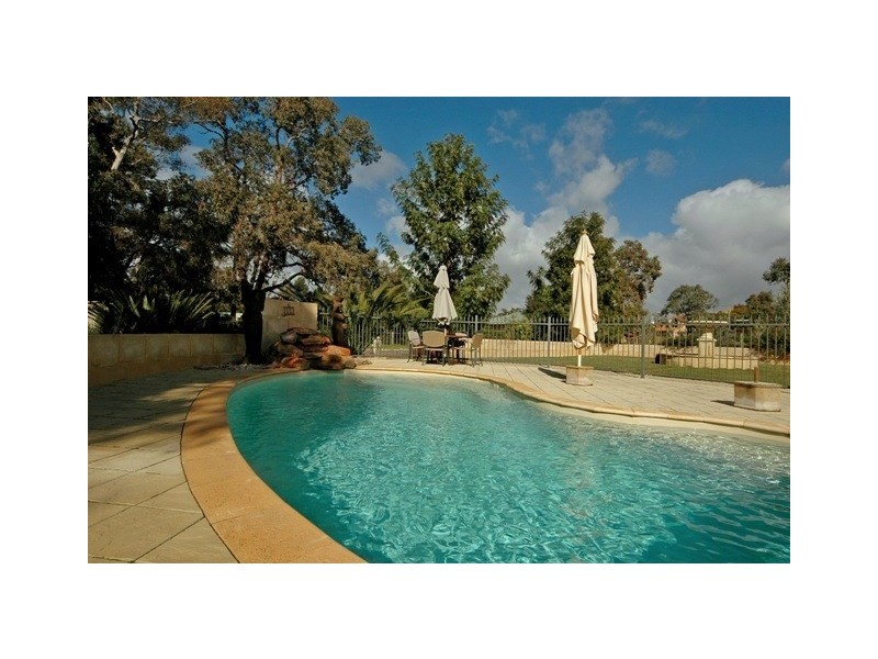 15 Muscat Terrace, The Vines WA 6069