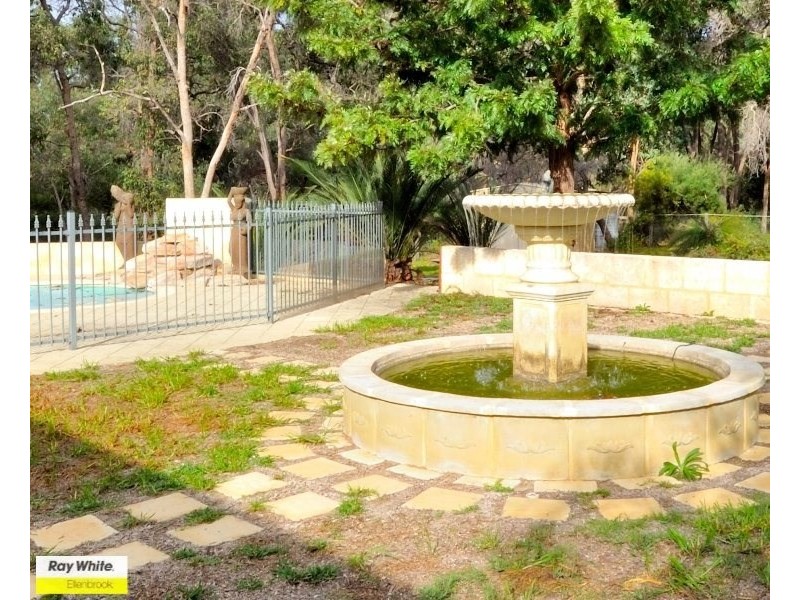 15 Muscat Terrace, The Vines WA 6069