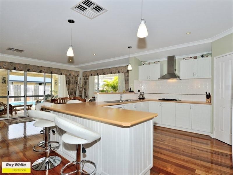 4 Kerries Link, The Vines WA 6069