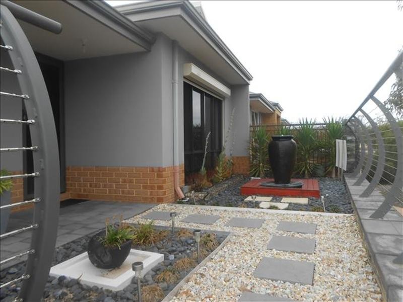 10 Elmridge Parkway, Ellenbrook WA 6069