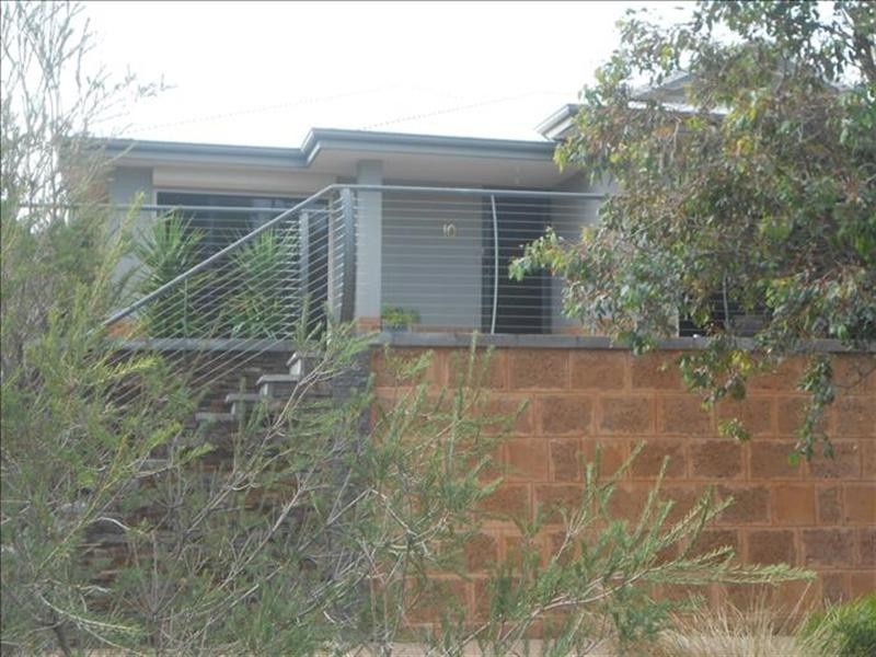 10 Elmridge Parkway, Ellenbrook WA 6069
