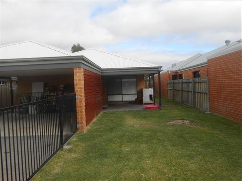 10 Elmridge Parkway, Ellenbrook WA 6069