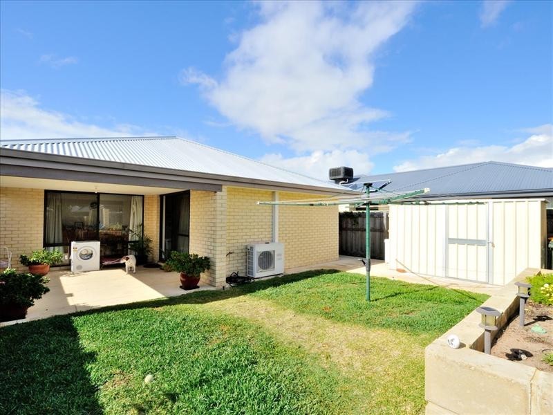 28 Parnham Avenue, Ellenbrook WA 6069