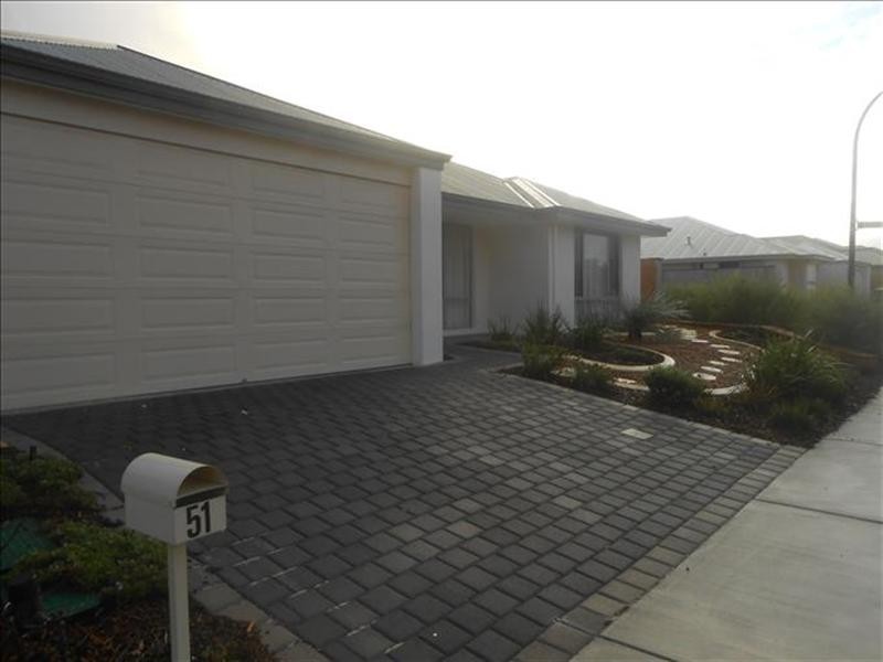51 Pineroo Terrace, Ellenbrook WA 6069