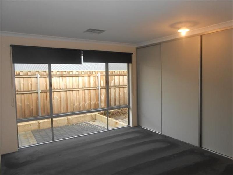 51 Pineroo Terrace, Ellenbrook WA 6069