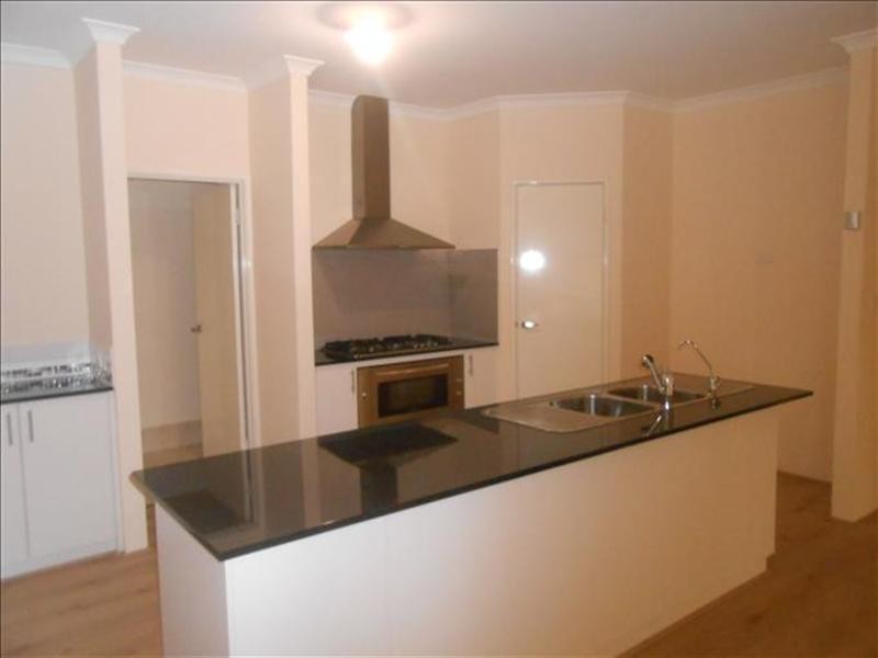 51 Pineroo Terrace, Ellenbrook WA 6069