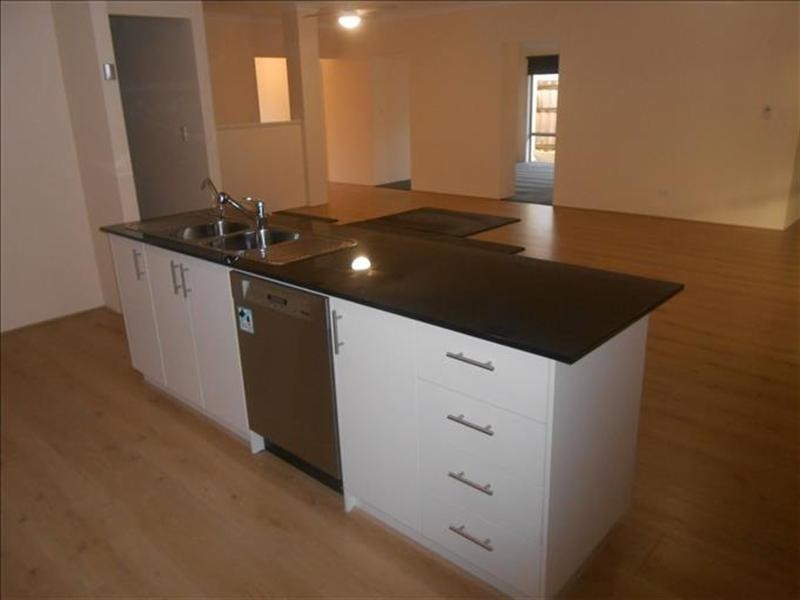 51 Pineroo Terrace, Ellenbrook WA 6069