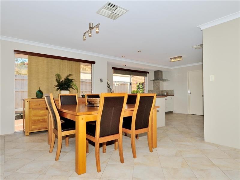 40 Garran Loop, Henley Brook WA 6055