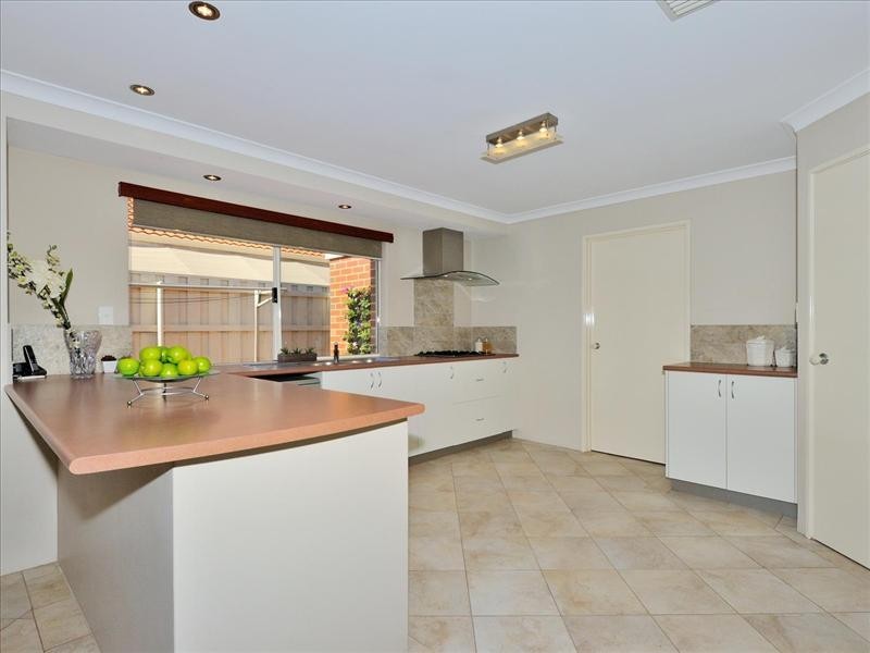 40 Garran Loop, Henley Brook WA 6055