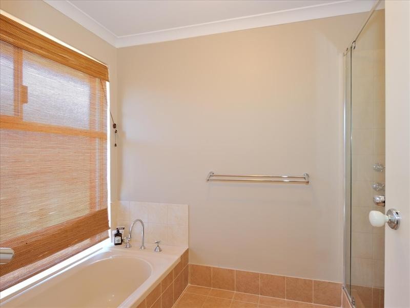 40 Garran Loop, Henley Brook WA 6055