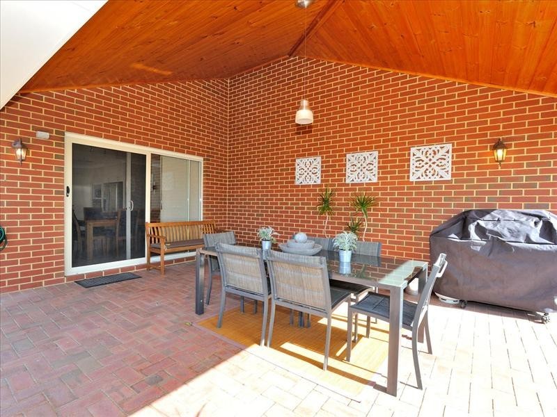 40 Garran Loop, Henley Brook WA 6055