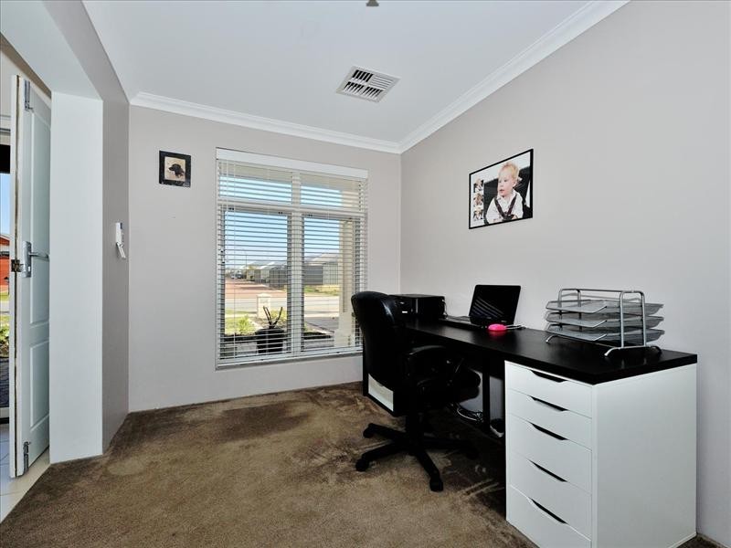 20 Whitehart Entrance, Aveley WA 6069