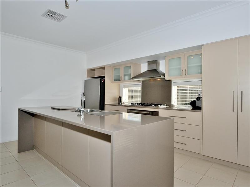 20 Whitehart Entrance, Aveley WA 6069