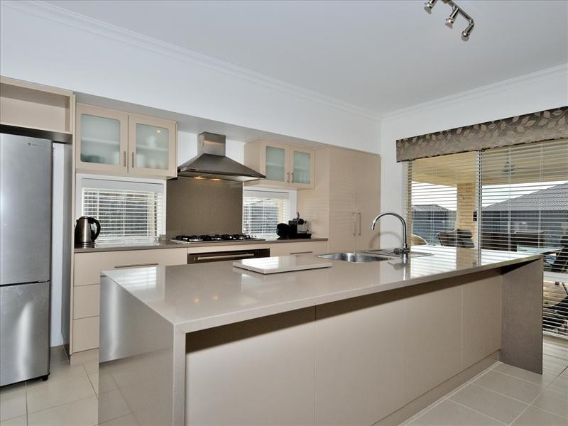 20 Whitehart Entrance, Aveley WA 6069